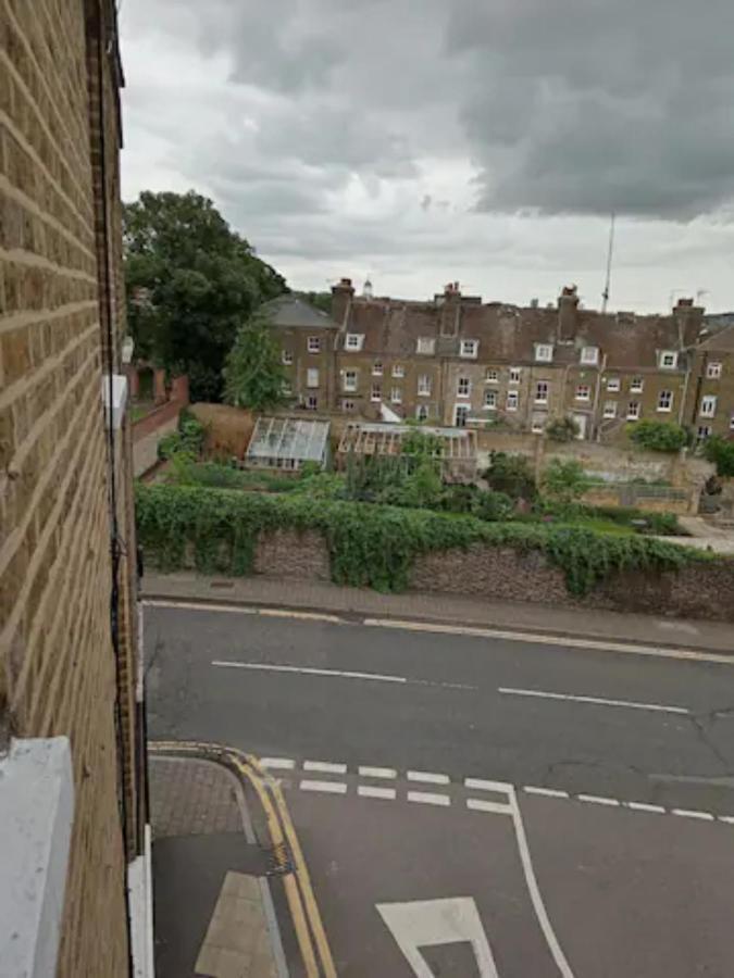 Havisham Studio Flat Rochester Me1 1Xz Strood Экстерьер фото